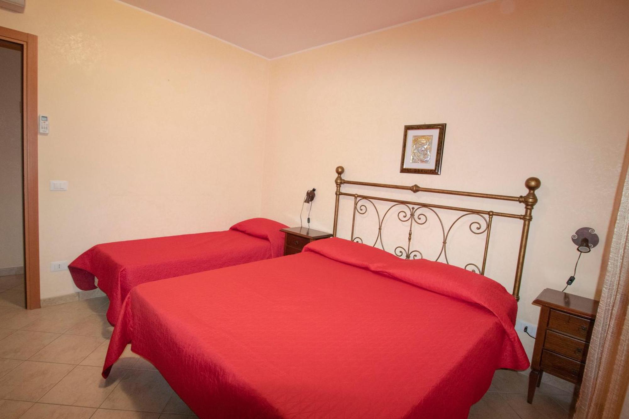 Case Vacanza Cristina Site In Antico Baglio E In Via Abruzzi N 161 Сан Вито ло Капо Екстериор снимка